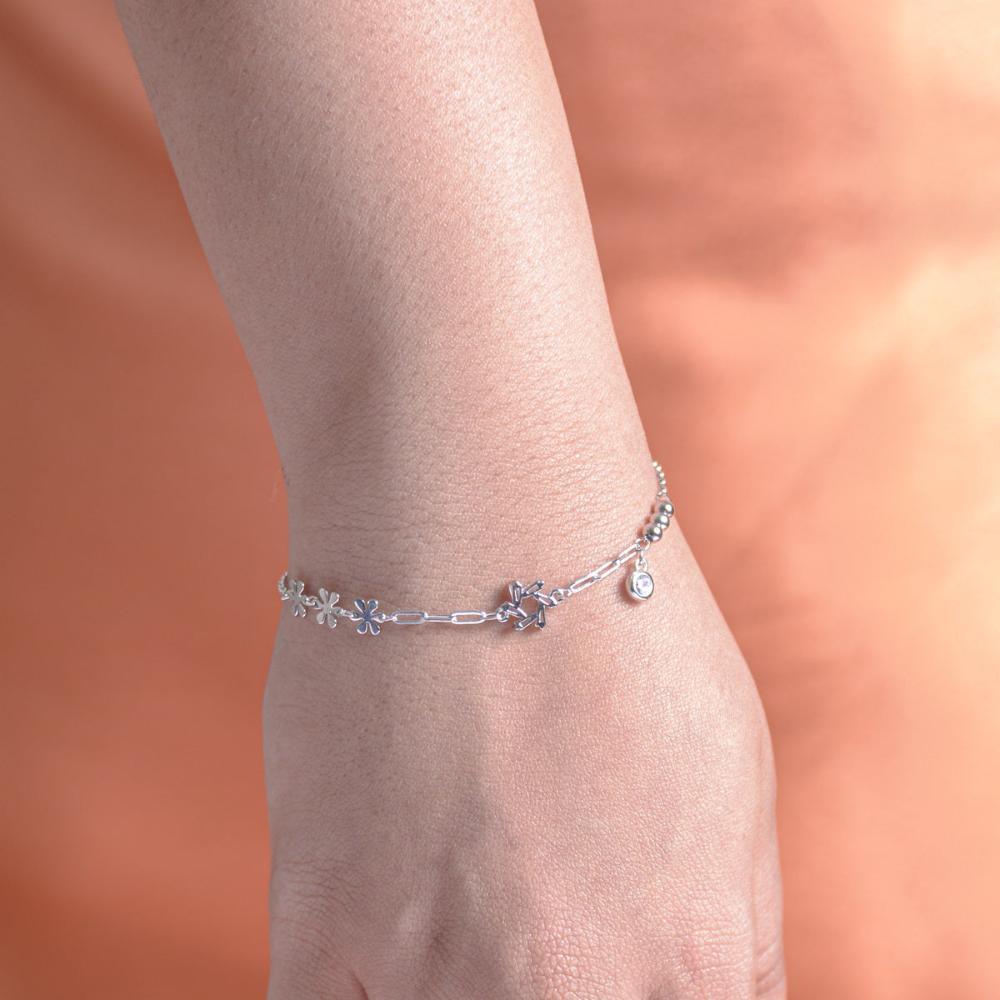 sleek-silver-bracelet-with-zircon-stone